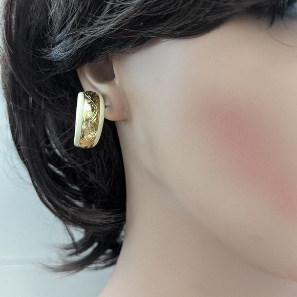1970s Earrings Cream and Gold Enamel Art are for Pierced Post Gold plated Cute - Picture 3 of 13